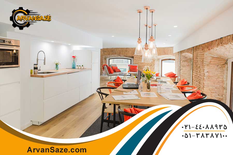 سبک مدرن در طراحی داخلی، آشپزخانه متصل به حال و پذیرایی، مبلمان و وسایل ساده و ظریف